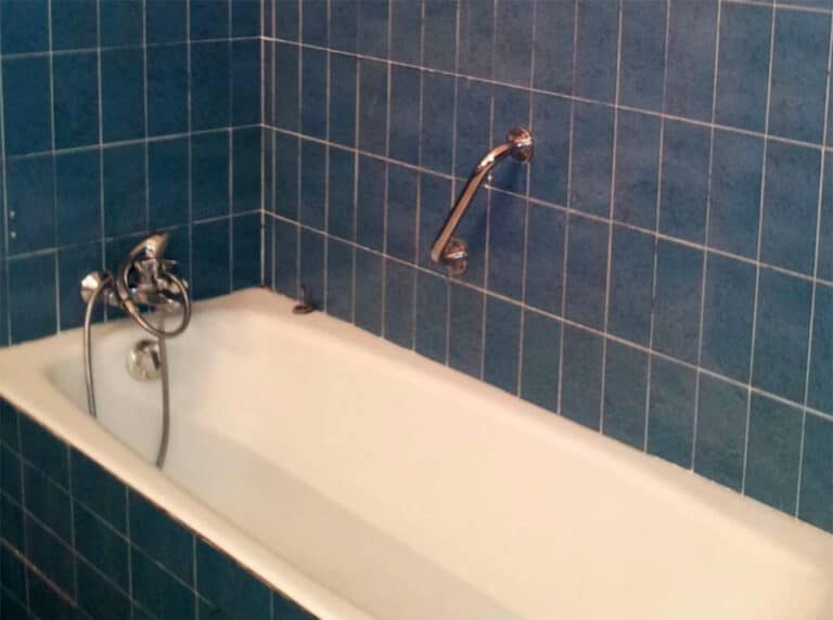 salle-de-bain-avant@3x